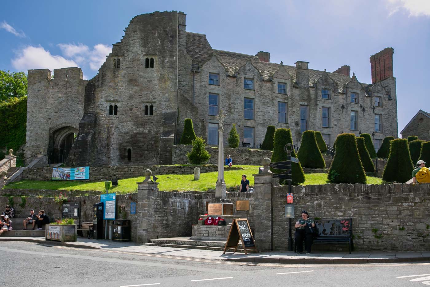Hay Castle